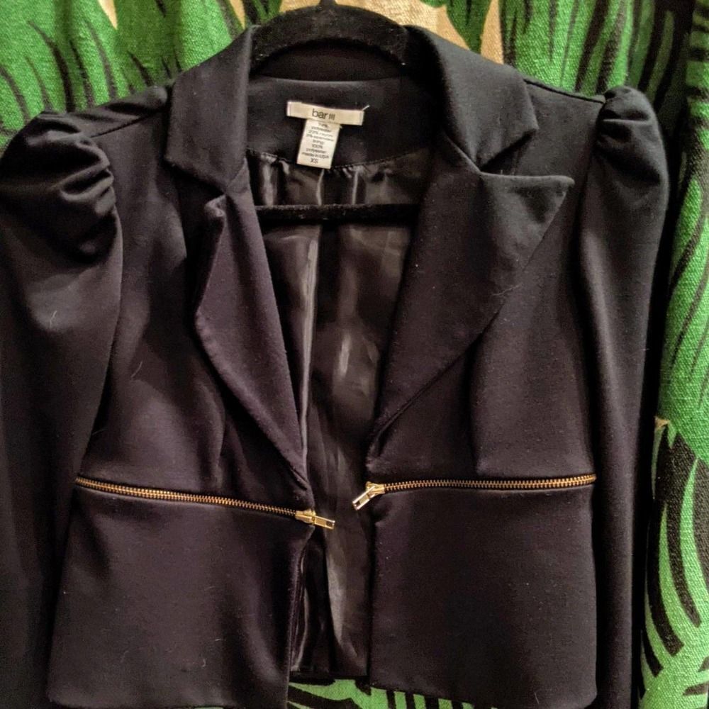 Bar III Cropped Black Puff Sleeve Jacket w. Gold Zipper Accent Sz XS